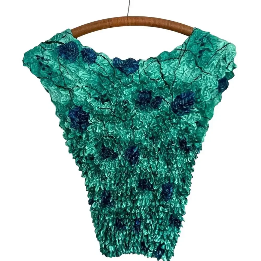 Blue and Teal Crinkled Floral Tank Top: 90s, Y2K
